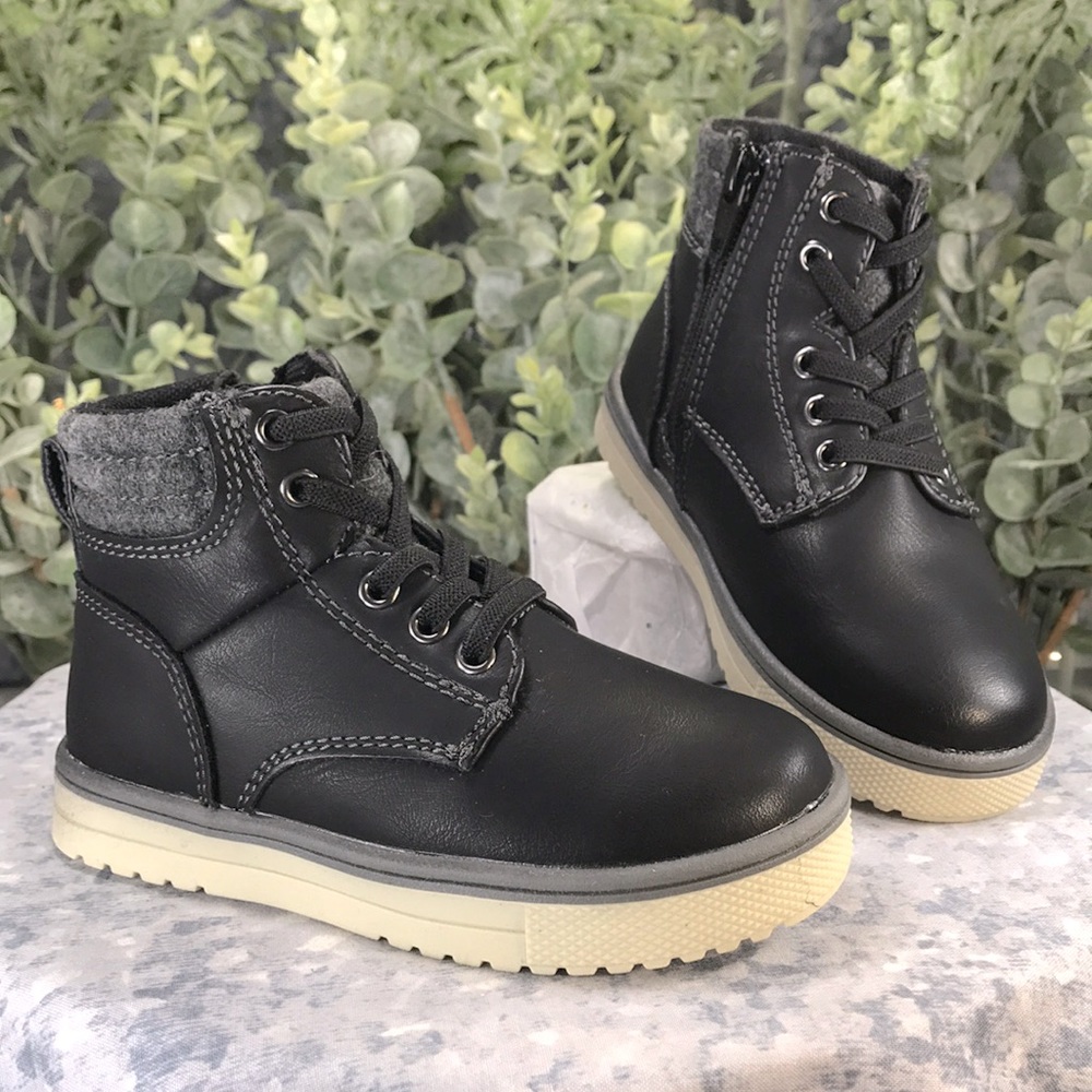 There Abouts Lil Conner Black Casual Hiker Boots with Combo Laces Boys 8M🖤NWT🖤